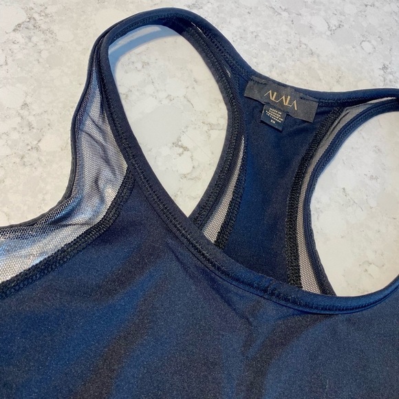 Alala Seamless Tanks (Set of 2) - Picture 5 of 8